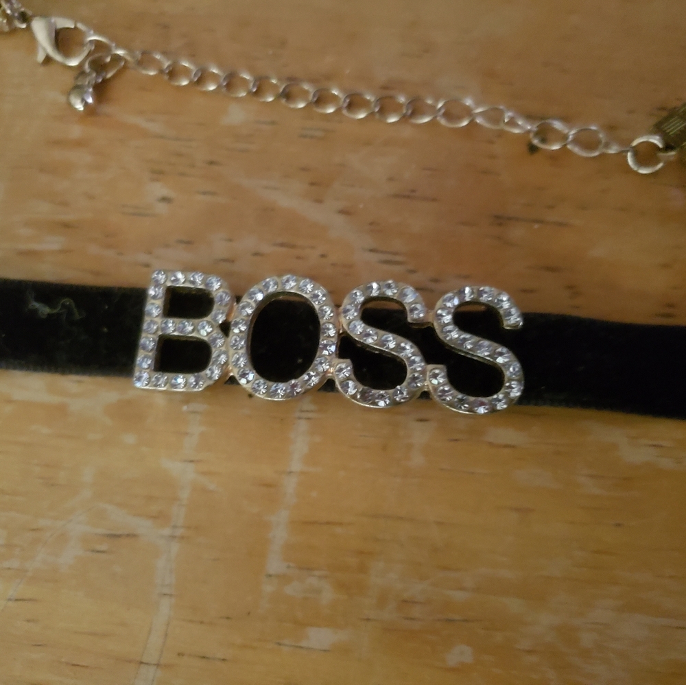 Chocker - Picture 2 of 3